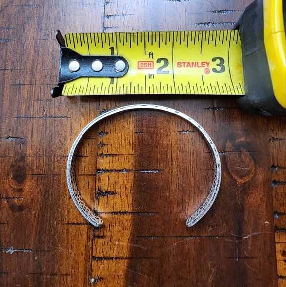 Be Brave Cuff Bracelet (UNISEX) - Picture 4 of 5